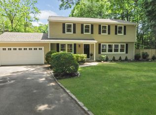 31 Locust Rd, Northport, NY 11768