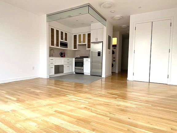 5th image of 341 W 11th St APT 6G