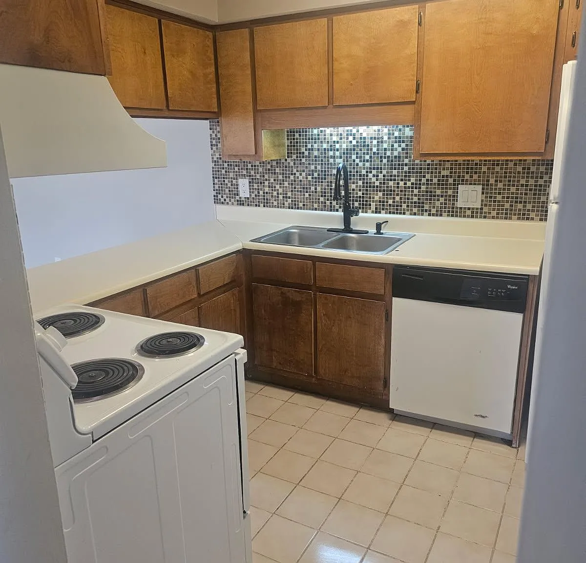 100 Brighton Hill Cir — Photo 3