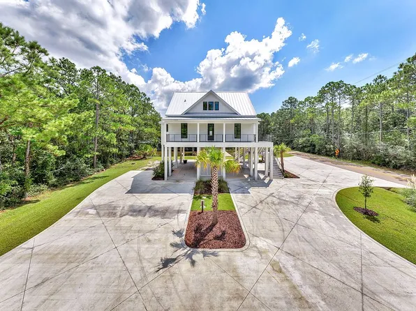 5040 E Midway Dr, Pass Christian, MS 39571