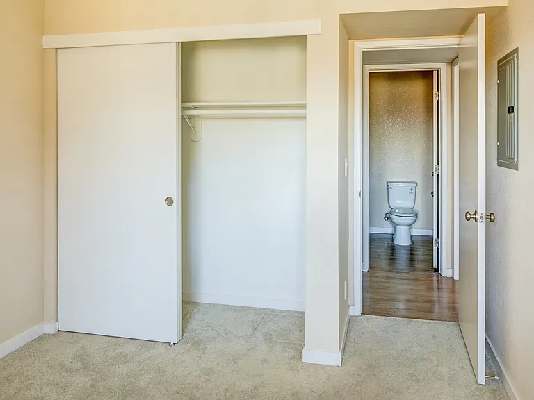 Muir Park Condos — Photo 6
