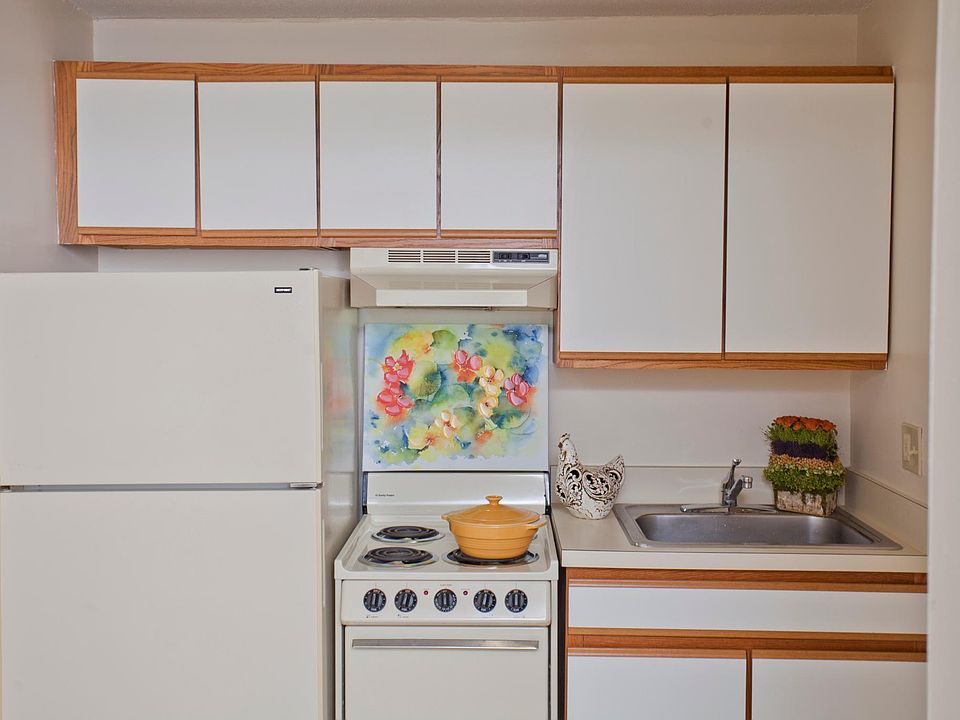2nd image of 68 Edbert St APT H