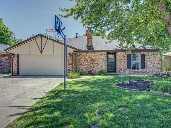 12420 SW 5th St, Yukon, OK 73099