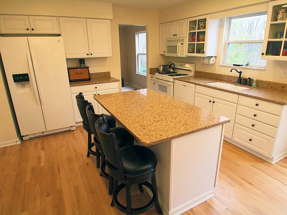 5th image of 6406 Monaghan Dr