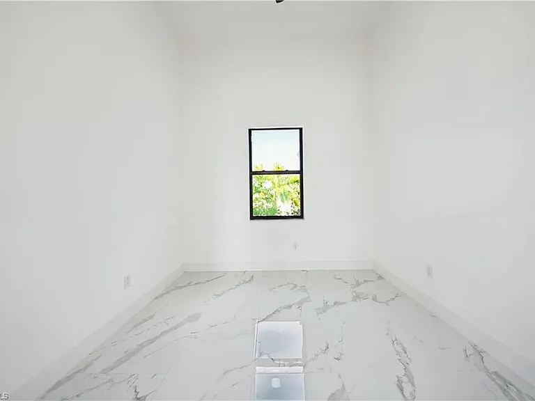 4309 NW 38th Ave — Photo 9
