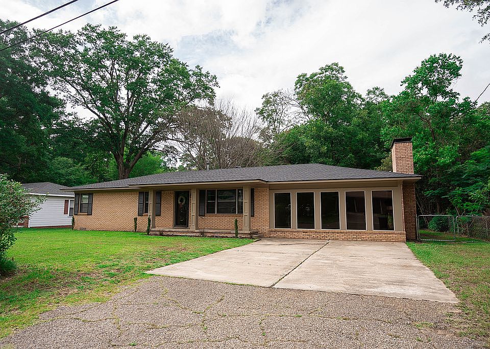 1st image of 205 W Primrose Ln