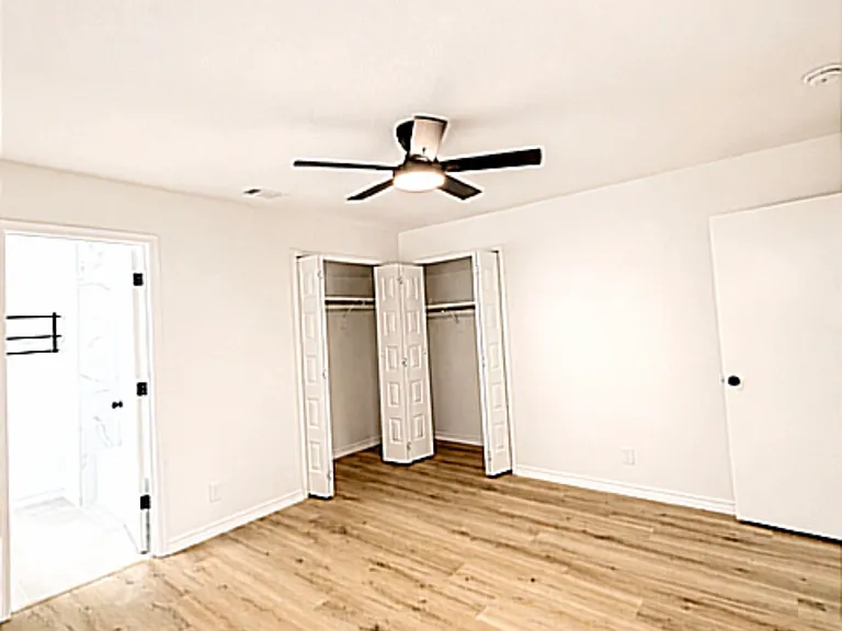 6725 Windwillow Dr — Photo 5