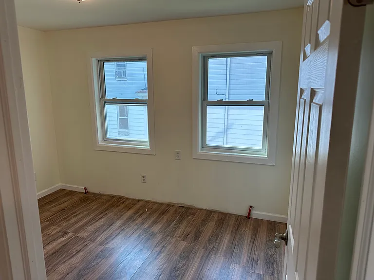 1105 N Main Ave — Photo 8