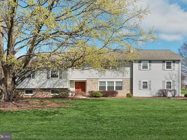 1065 Detwiler Dr, York, PA 17404
