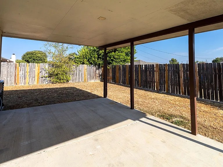 2701 Woodlands Dr — Photo 14