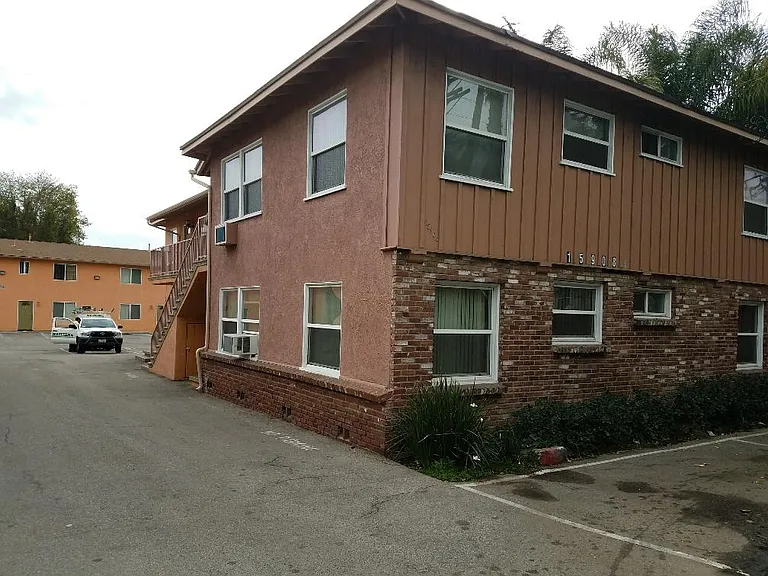 15908 Sherman Way #5 — Photo 8