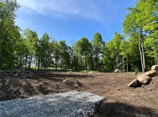 8 Crown View Dr, Monroe, CT 06468