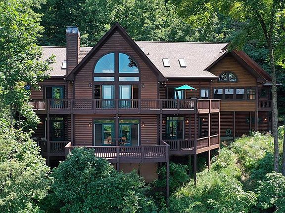 2nd image of 65 Meadowbrook Dr