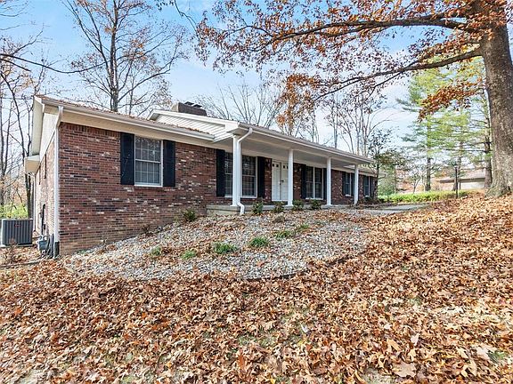 3rd image of 3201 Lakewood Dr