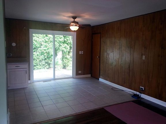 4th image of 992 Apple Valley Dr