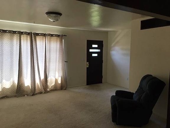 5th image of 910 5th Ave N