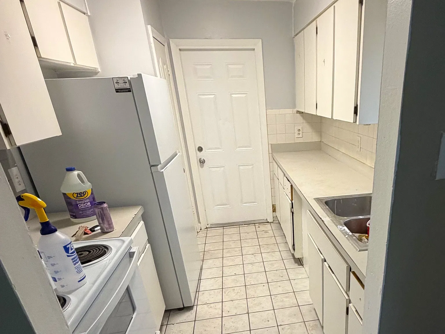 3 bed, 1059 sqft, $1,595 — Photo 2