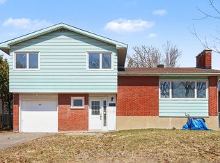 767 Cross Ave, Ottawa, ON K1G 3C9