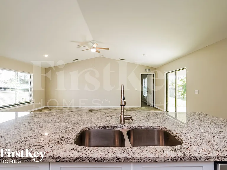 8432 Grove Rd — Photo 6