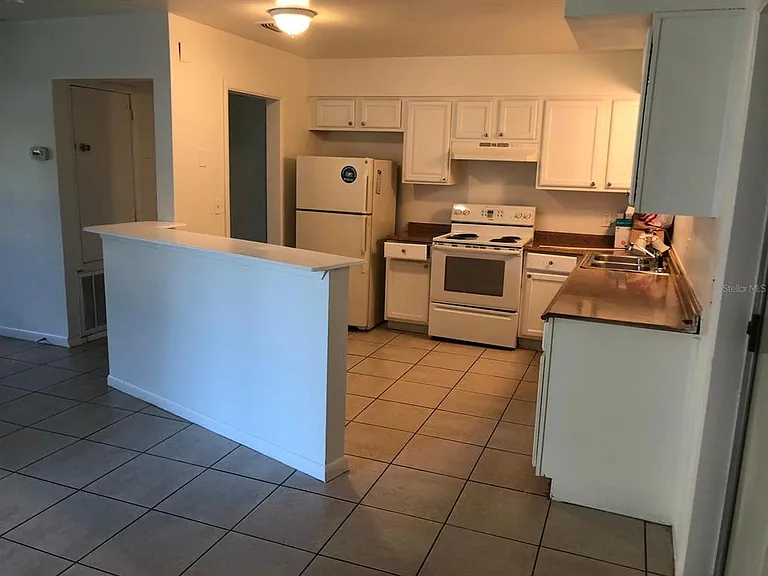 916 Alecon Dr — Photo 3