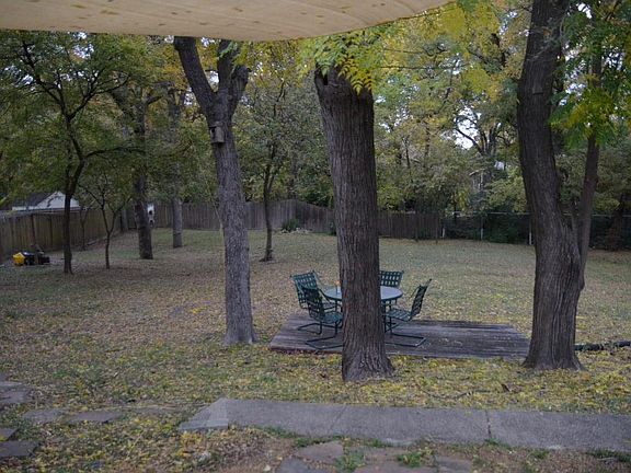 4th image of 503 Willow Cir