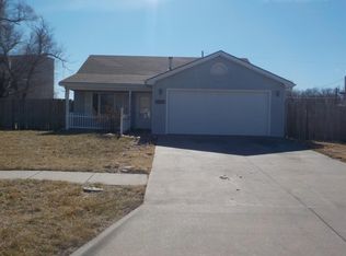 231 E 16th St, Junction City, KS 66441