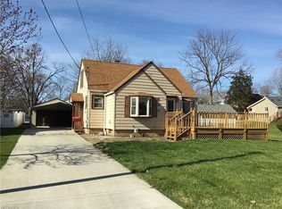 825 Crosse Ave, Amherst, OH 44001