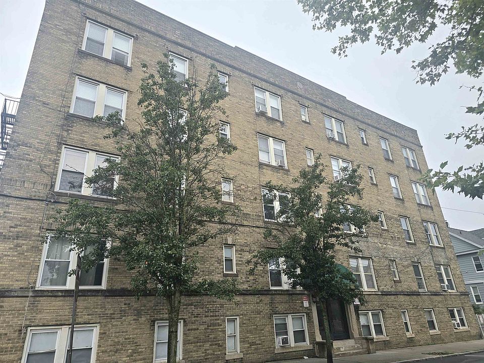1st image of 7505 Palisade Ave #4A