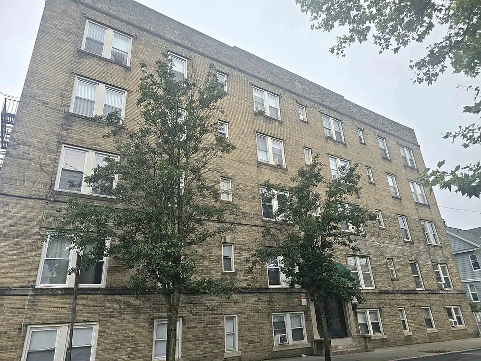 7505 Palisade Ave #4A