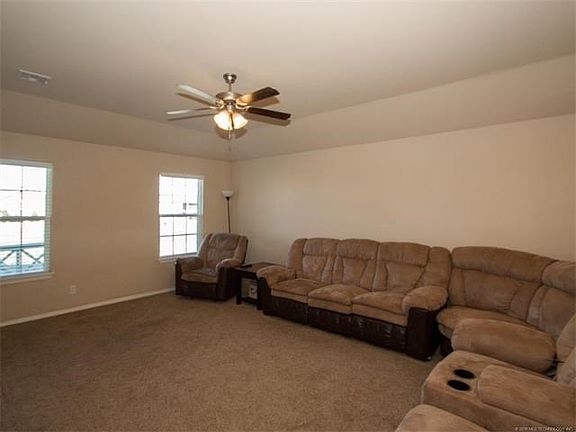 3rd image of 9339 S 255 East Ave