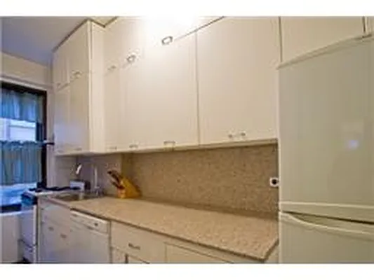 Rented by Douglas Elliman | media 15