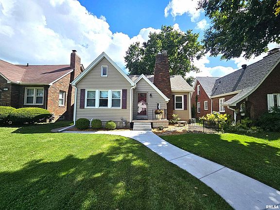 2nd image of 3015 Grand Ave
