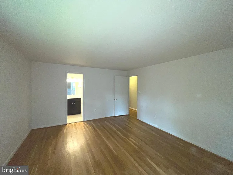 6933 Tyndale St — Photo 11