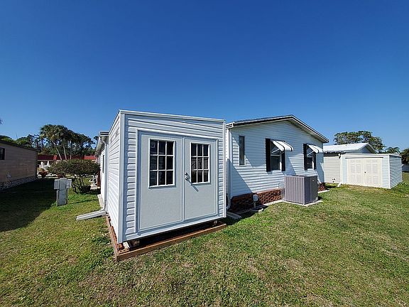3rd image of 15716 Shoreline Blvd #160