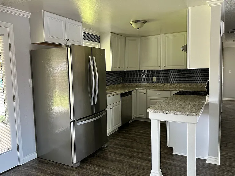 5301 Bel Aire Dr — Photo 6