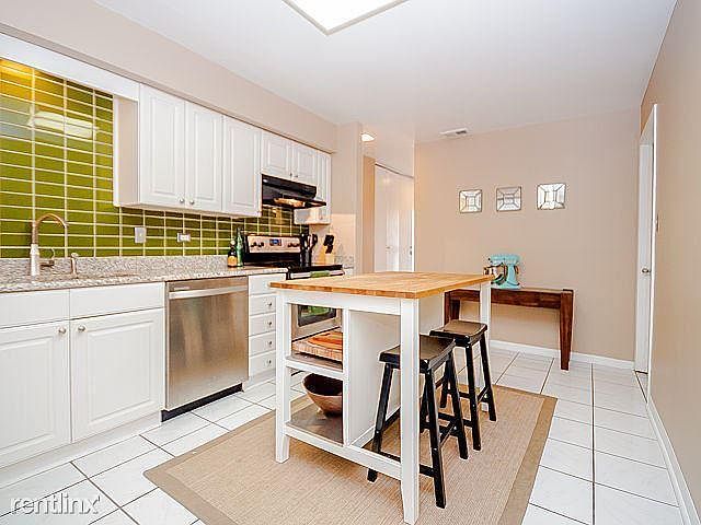 1st image of 3461 N Sheffield Ave #1N