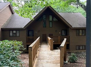 758 Laurelwood #758, Roseland, VA 22967