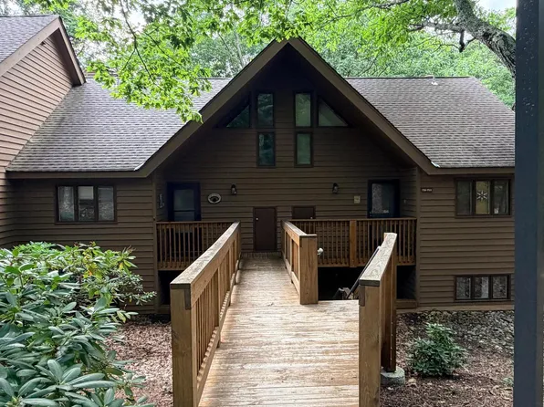 758 Laurelwood #758, Roseland, VA 22967