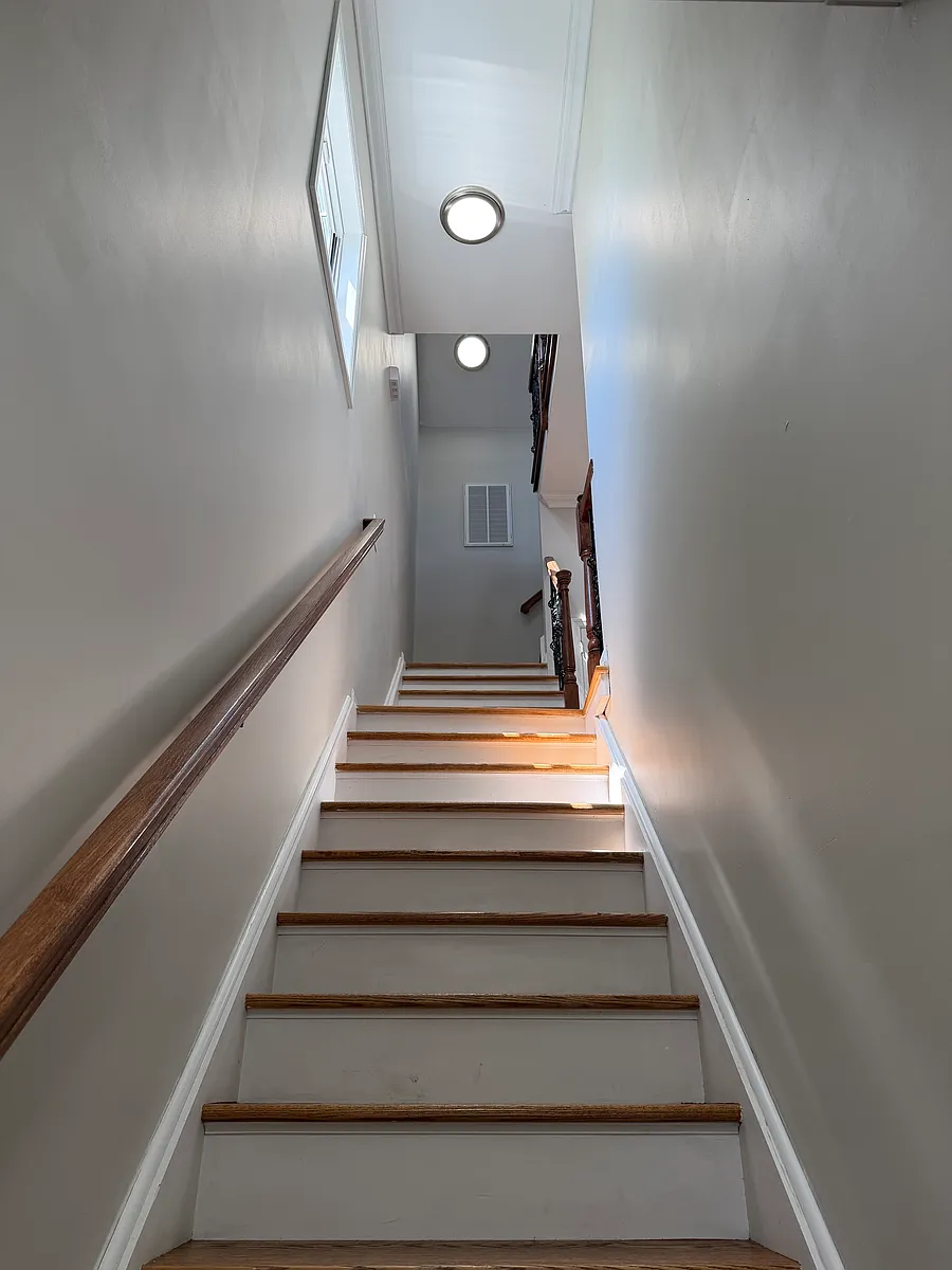 Entrance to unit - 196 Trimble Ave #2