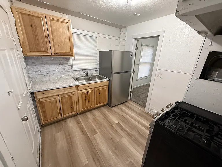2304 Avenue D — Photo 16