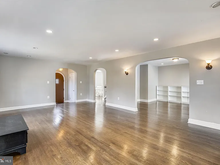 10202 Frederick Ave — Photo 4