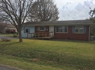 3001 Pawnee Dr, Hopkinsville, KY 42240