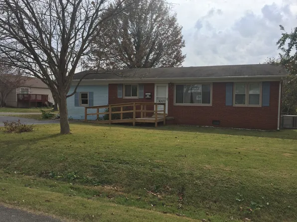 3001 Pawnee Dr, Hopkinsville, KY 42240
