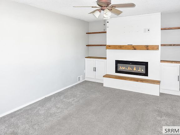 4th image of 4021 Amber Ln