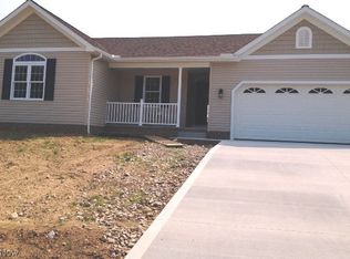 1462 Pendleton Ave NW, Louisville, OH 44641