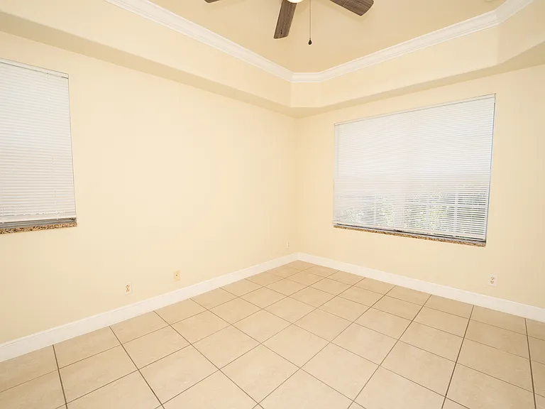325 NE 23rd Ave #21 — Photo 10