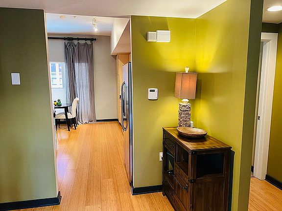 4th image of 807 18th Ave APT 210