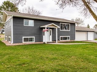 405 Long Coulee Rd, Holmen, WI 54636