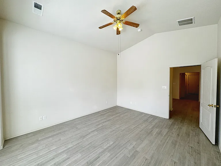 7152 Elk Creek Rd NE — Photo 19
