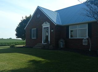 15601 Frog Pond Rd, Fulton, IL 61252